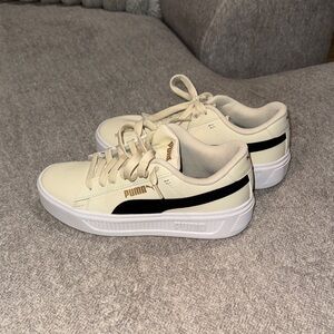 Puma Beige and Black Casual Sneakers